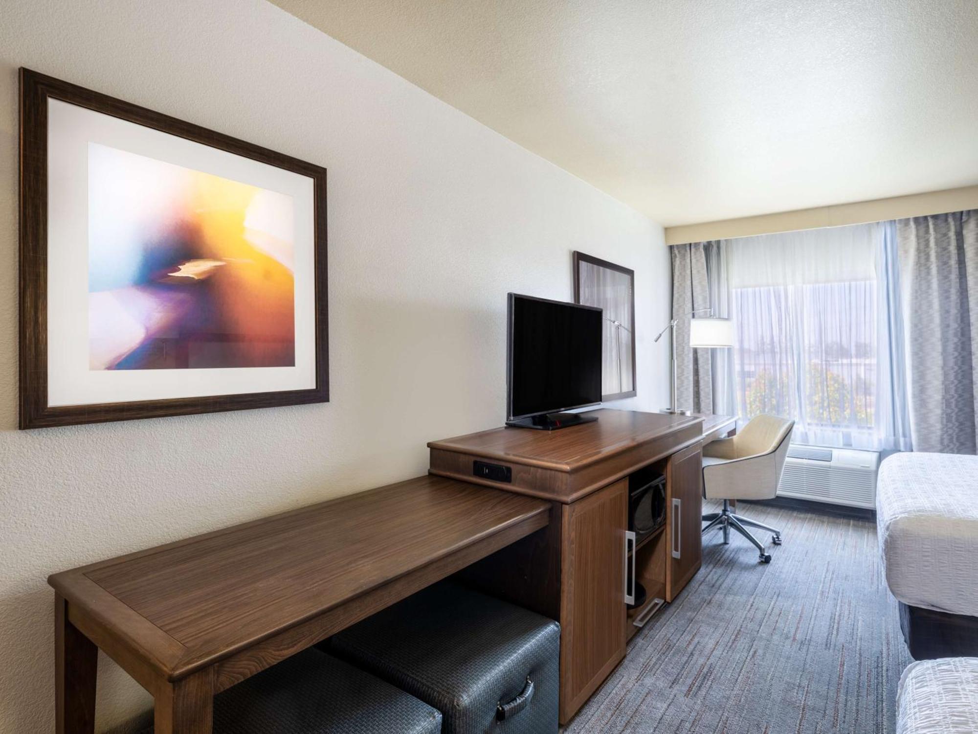 Hampton Inn By Hilton Irvine East - Lake Forest Exterior photo